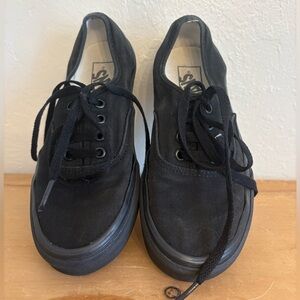 Black Vans M5.5/W7